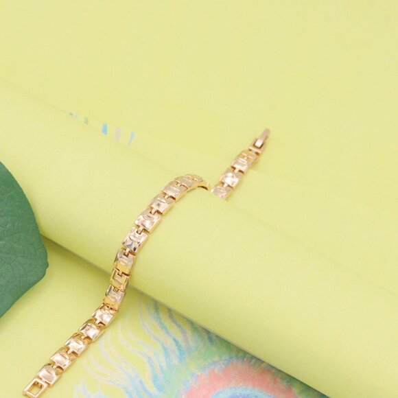 "Elegant Rose Gold Chain Bracelet with Glossy Square Links, XPBL1123 - Picture 9 of 13